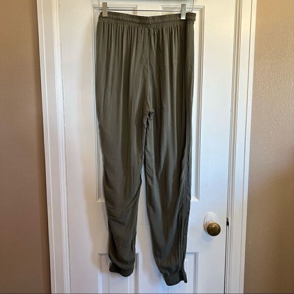 Abercrombie & fitch olive green joggers - Picture 2 of 6